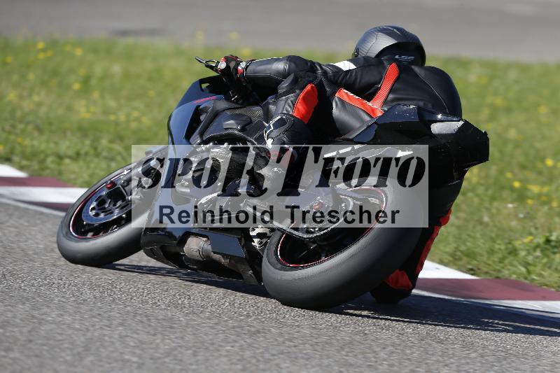 Archiv-2025/55 20.09.2025 Speer Racing ADR/Gruppe rot/backside